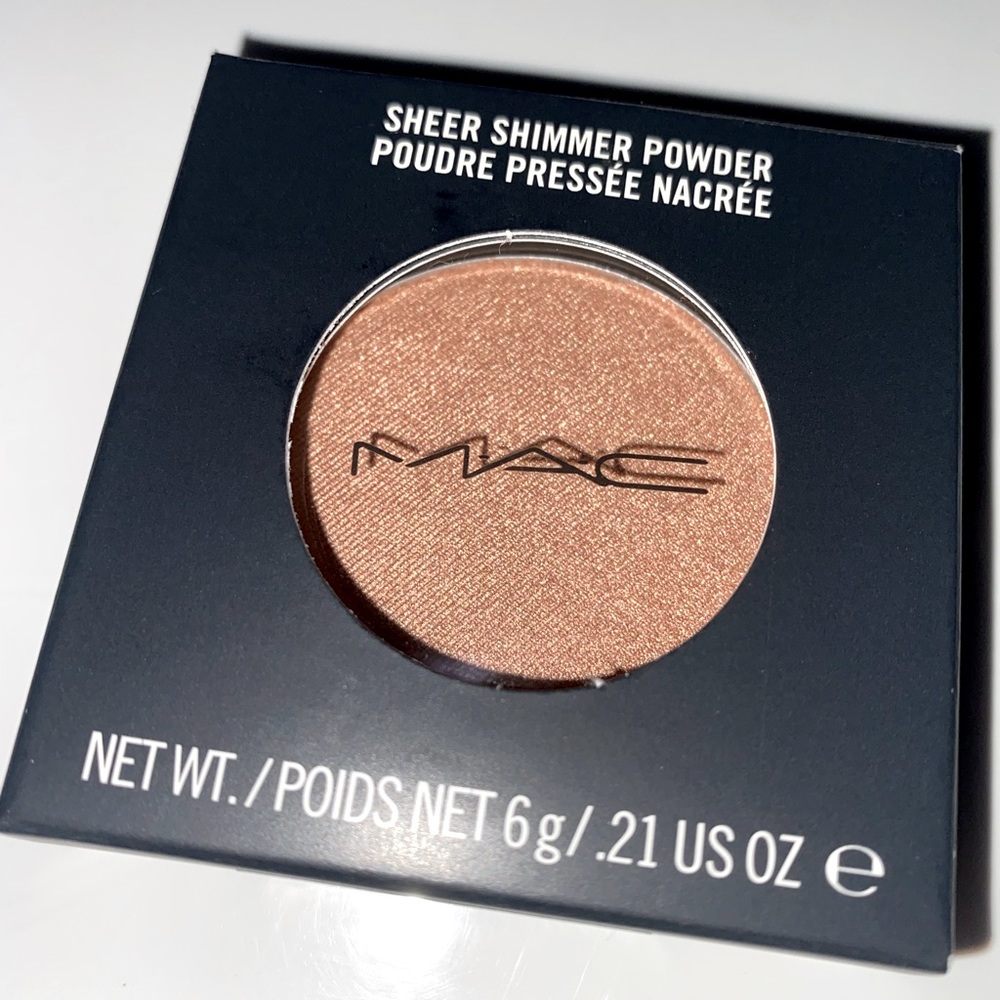 Pristine, Brand New M.A.C Sheer Shimmer Powder - Taffy